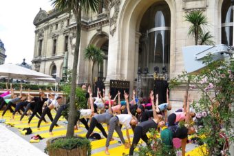 Place au yoga sur la terrasse de L’Opéra !