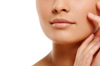 Question de la semaine: Est-ce qu'une eau pour le visage peut resserrer les pores ?